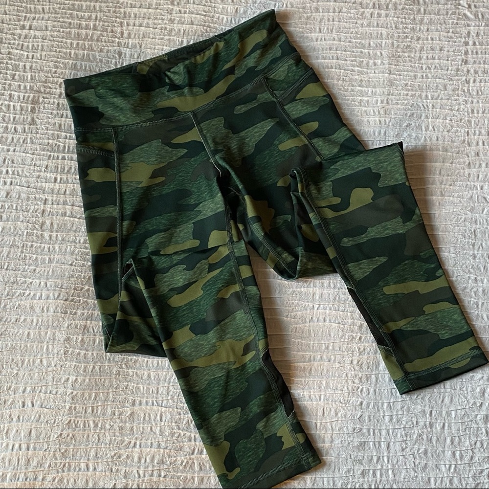 Green camouflage leggings